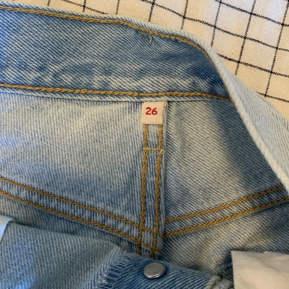 Levi Denim Shorts - Picture 3 of 3